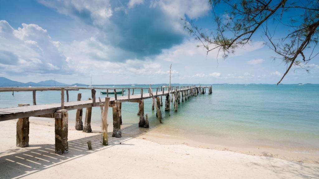 Готель Aqua Beads Samed Koh Samet Екстер'єр фото