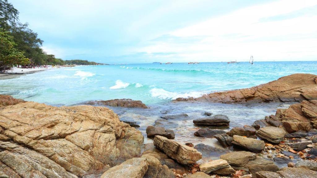 Готель Aqua Beads Samed Koh Samet Екстер'єр фото